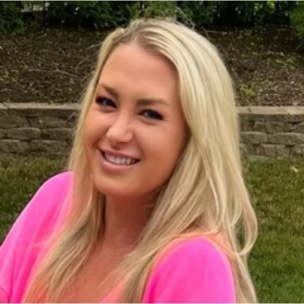 Meet your Posher, Caitlin